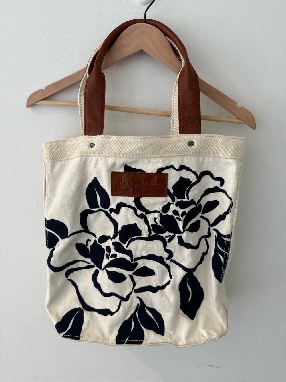 Abercrombie & Fitch Embroidery Floral Tote